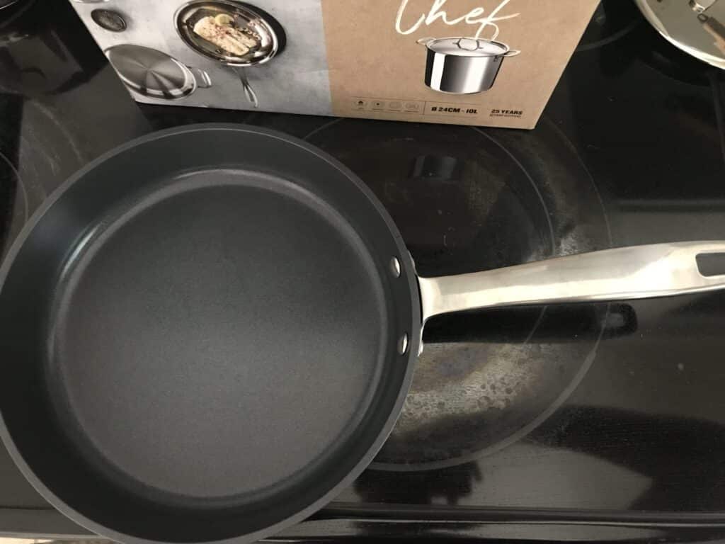D&W Frying Pan Nonstick Skillet 7.8 inch Deane&White Premium Cookware  Blk/Green